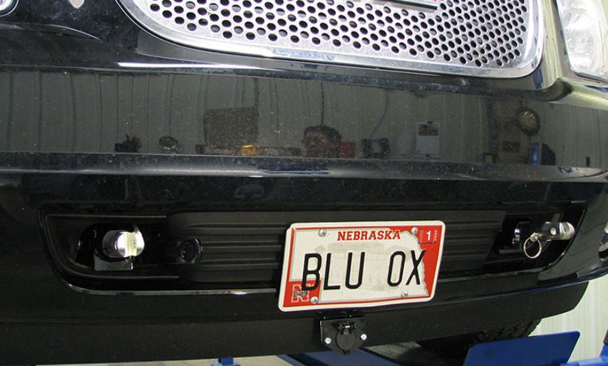 Blue Ox BX1681 Baseplate fits 2007-13 New Style Chevy Silverado 2500HD & 3500HD & 2007-11 GMC New Style Sierra 2500HD & 3500HD, 2008-10 Yukon 2500